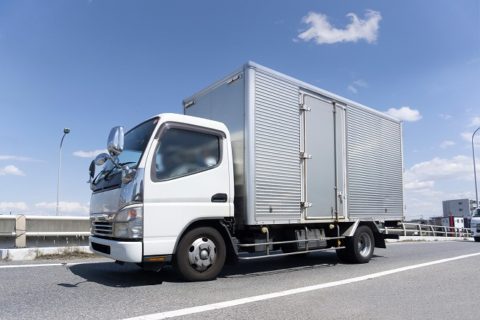 駐車中トラック